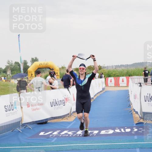22.06.2025 - Viking Triathlon MichiJ http://msf.ph/oto/8122793 22.06.2025 16:38:29 Ziel 496 meine-sportfotos.de