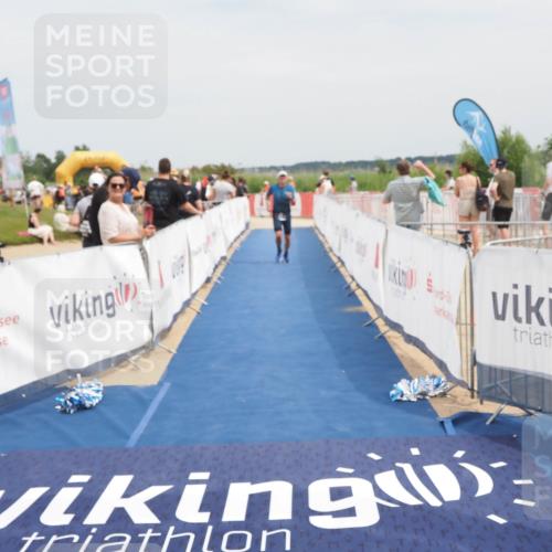 22.06.2025 - Viking Triathlon MichiJ http://msf.ph/oto/8122804 22.06.2025 15:13:53 Ziel 226 meine-sportfotos.de