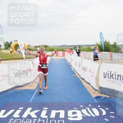 22.06.2025 - Viking Triathlon MichiJ http://msf.ph/oto/8122810 22.06.2025 17:07:25 Ziel 236, 484 meine-sportfotos.de