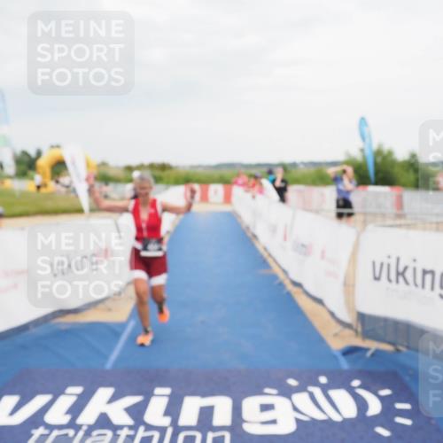 22.06.2025 - Viking Triathlon MichiJ http://msf.ph/oto/8122820 22.06.2025 17:07:25 Ziel 236, 484 meine-sportfotos.de