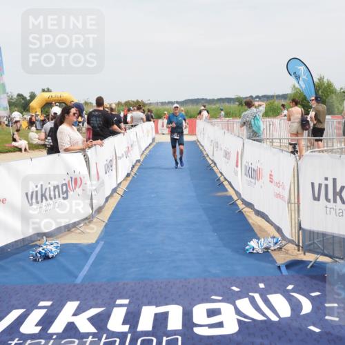 22.06.2025 - Viking Triathlon MichiJ http://msf.ph/oto/8122834 22.06.2025 15:13:53 Ziel 226 meine-sportfotos.de