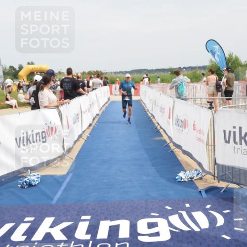 22.06.2025 - Viking Triathlon MichiJ http://msf.ph/oto/8122854 22.06.2025 15:13:53 Ziel 226 meine-sportfotos.de