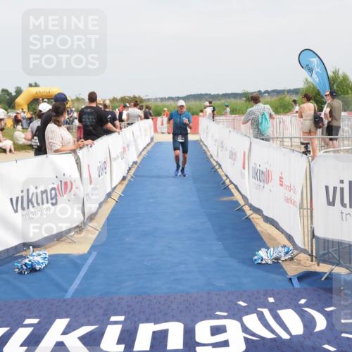 22.06.2025 - Viking Triathlon MichiJ http://msf.ph/oto/8122868 22.06.2025 15:13:54 Ziel 226 meine-sportfotos.de