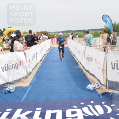 22.06.2025 - Viking Triathlon MichiJ http://msf.ph/oto/8122887 22.06.2025 15:13:54 Ziel 226 meine-sportfotos.de