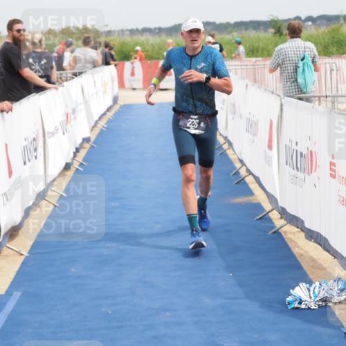 22.06.2025 - Viking Triathlon MichiJ http://msf.ph/oto/8122972 22.06.2025 15:13:55 Ziel 226 meine-sportfotos.de
