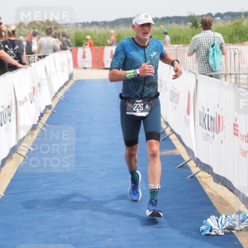 22.06.2025 - Viking Triathlon MichiJ http://msf.ph/oto/8122994 22.06.2025 15:13:56 Ziel 226 meine-sportfotos.de