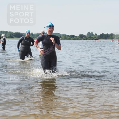 22.06.2025 - Viking Triathlon KatJ http://msf.ph/oto/8123122 22.06.2025 10:53:18 Schwimmen 165, 201, 241, 319, 470 meine-sportfotos.de