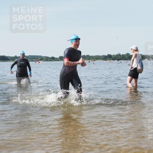 22.06.2025 - Viking Triathlon KatJ http://msf.ph/oto/8123138 22.06.2025 10:53:19 Schwimmen 165, 201, 241, 319 meine-sportfotos.de