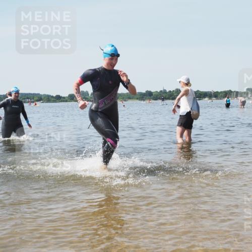22.06.2025 - Viking Triathlon KatJ http://msf.ph/oto/8123148 22.06.2025 10:53:19 Schwimmen 165, 201, 241, 319 meine-sportfotos.de