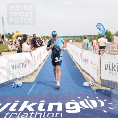 22.06.2025 - Viking Triathlon MichiJ http://msf.ph/oto/8123191 22.06.2025 15:14:20 Ziel 58, 124 meine-sportfotos.de