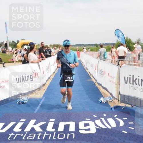 22.06.2025 - Viking Triathlon MichiJ http://msf.ph/oto/8123201 22.06.2025 15:14:20 Ziel 58, 124 meine-sportfotos.de