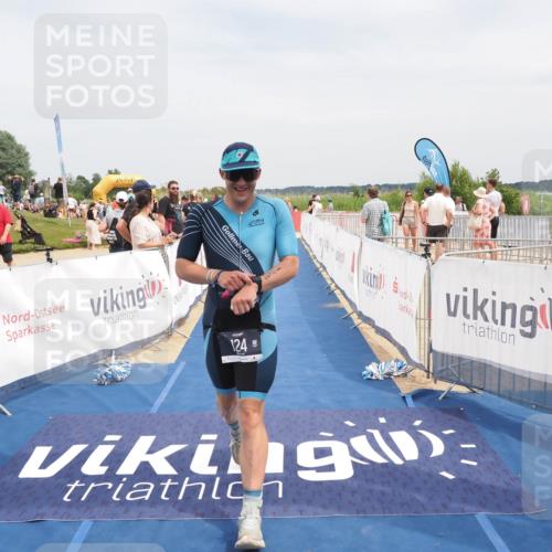 22.06.2025 - Viking Triathlon MichiJ http://msf.ph/oto/8123234 22.06.2025 15:14:21 Ziel 58, 124 meine-sportfotos.de