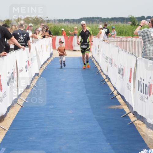 22.06.2025 - Viking Triathlon MichiJ http://msf.ph/oto/8123426 22.06.2025 15:14:29 Ziel 281 meine-sportfotos.de
