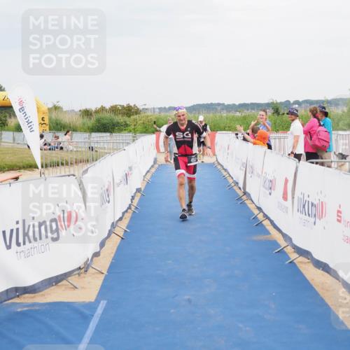 22.06.2025 - Viking Triathlon MichiJ http://msf.ph/oto/8123470 22.06.2025 17:09:39 Ziel 493 meine-sportfotos.de