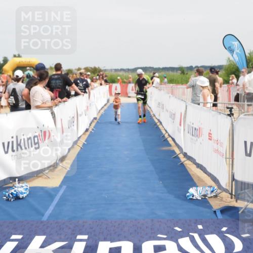22.06.2025 - Viking Triathlon MichiJ http://msf.ph/oto/8123499 22.06.2025 15:14:30 Ziel 281 meine-sportfotos.de