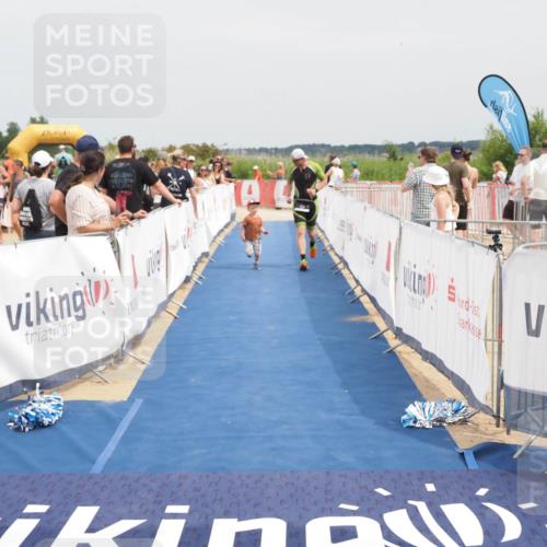 22.06.2025 - Viking Triathlon MichiJ http://msf.ph/oto/8123505 22.06.2025 15:14:30 Ziel 281 meine-sportfotos.de