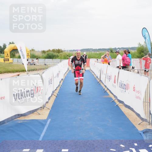 22.06.2025 - Viking Triathlon MichiJ http://msf.ph/oto/8123509 22.06.2025 17:09:40 Ziel 493 meine-sportfotos.de