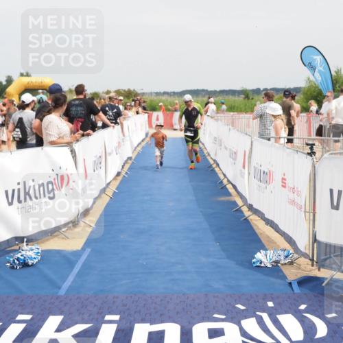 22.06.2025 - Viking Triathlon MichiJ http://msf.ph/oto/8123513 22.06.2025 15:14:30 Ziel 281 meine-sportfotos.de