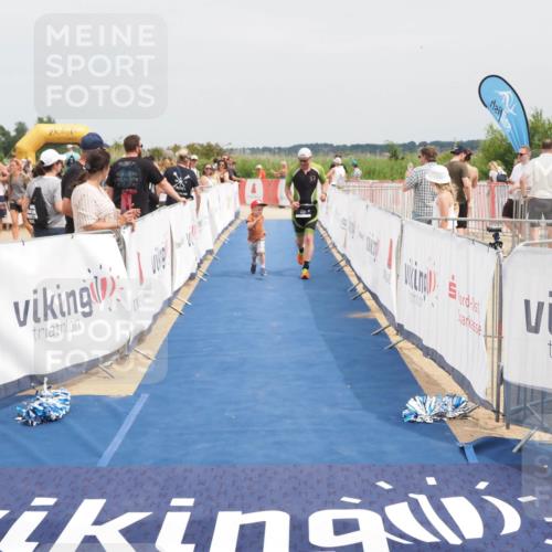 22.06.2025 - Viking Triathlon MichiJ http://msf.ph/oto/8123529 22.06.2025 15:14:30 Ziel 281 meine-sportfotos.de