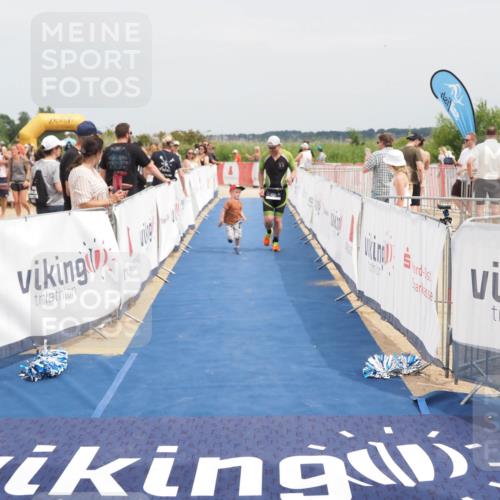 22.06.2025 - Viking Triathlon MichiJ http://msf.ph/oto/8123537 22.06.2025 15:14:31 Ziel 281 meine-sportfotos.de