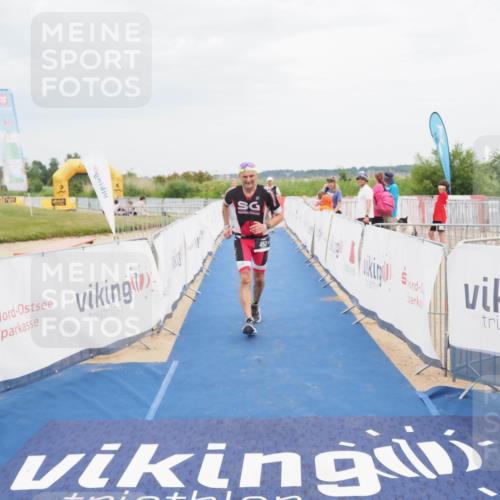 22.06.2025 - Viking Triathlon MichiJ http://msf.ph/oto/8123570 22.06.2025 17:09:41 Ziel 246, 493 meine-sportfotos.de