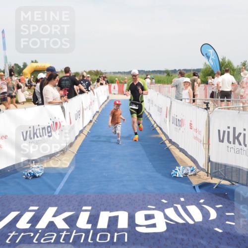 22.06.2025 - Viking Triathlon MichiJ http://msf.ph/oto/8123595 22.06.2025 15:14:32 Ziel 281 meine-sportfotos.de
