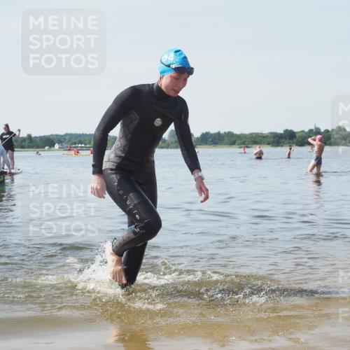 22.06.2025 - Viking Triathlon KatJ http://msf.ph/oto/8123601 22.06.2025 10:55:33 Schwimmen 246, 472 meine-sportfotos.de