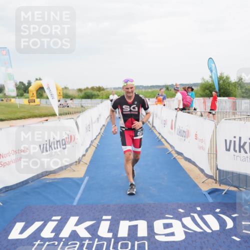 22.06.2025 - Viking Triathlon MichiJ http://msf.ph/oto/8123620 22.06.2025 17:09:42 Ziel 246, 493 meine-sportfotos.de