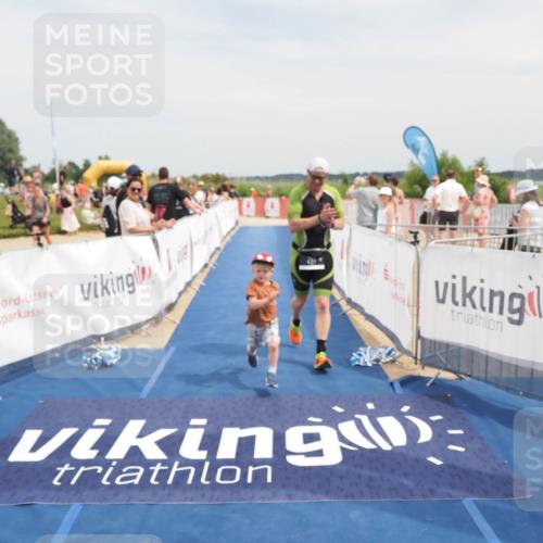 22.06.2025 - Viking Triathlon MichiJ http://msf.ph/oto/8123659 22.06.2025 15:14:33 Ziel 281 meine-sportfotos.de