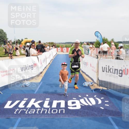 22.06.2025 - Viking Triathlon MichiJ http://msf.ph/oto/8123668 22.06.2025 15:14:33 Ziel 281 meine-sportfotos.de