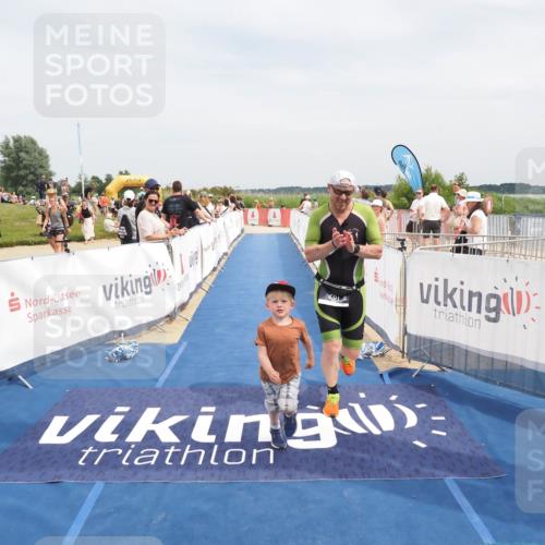 22.06.2025 - Viking Triathlon MichiJ http://msf.ph/oto/8123694 22.06.2025 15:14:33 Ziel 281 meine-sportfotos.de