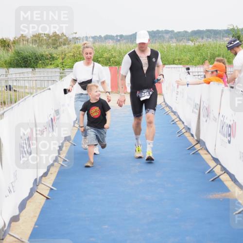 22.06.2025 - Viking Triathlon MichiJ http://msf.ph/oto/8123788 22.06.2025 17:09:45 Ziel 246, 493 meine-sportfotos.de