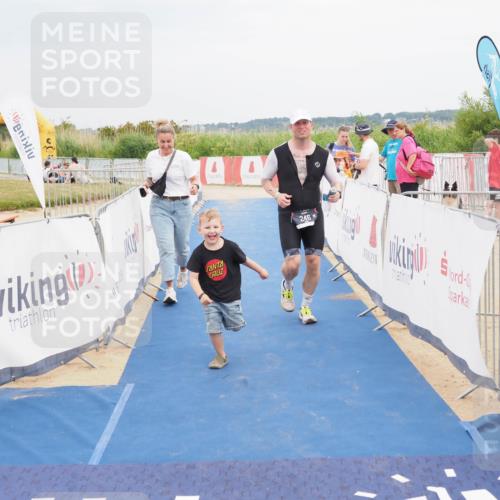 22.06.2025 - Viking Triathlon MichiJ http://msf.ph/oto/8123898 22.06.2025 17:09:47 Ziel 246, 493 meine-sportfotos.de