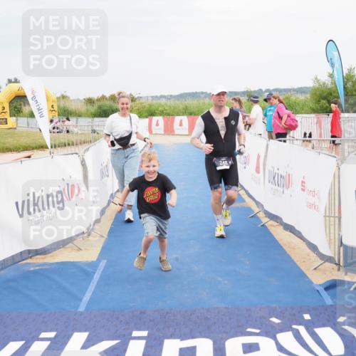 22.06.2025 - Viking Triathlon MichiJ http://msf.ph/oto/8123921 22.06.2025 17:09:47 Ziel 246, 493 meine-sportfotos.de