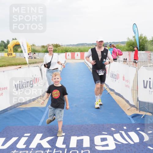 22.06.2025 - Viking Triathlon MichiJ http://msf.ph/oto/8123954 22.06.2025 17:09:47 Ziel 246, 493 meine-sportfotos.de