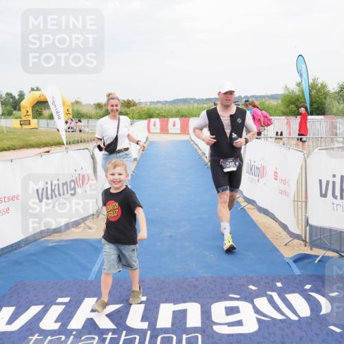 22.06.2025 - Viking Triathlon MichiJ http://msf.ph/oto/8123962 22.06.2025 17:09:48 Ziel 246 meine-sportfotos.de