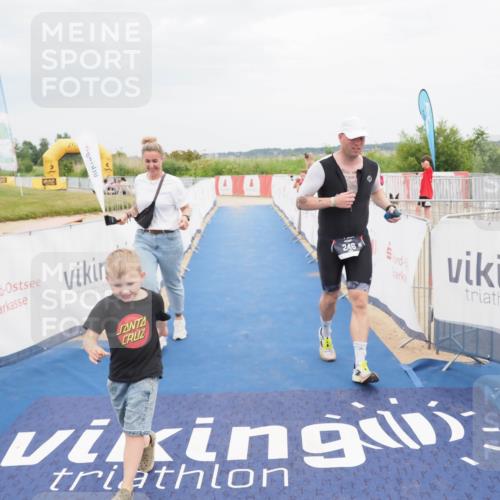 22.06.2025 - Viking Triathlon MichiJ http://msf.ph/oto/8123985 22.06.2025 17:09:48 Ziel 246 meine-sportfotos.de