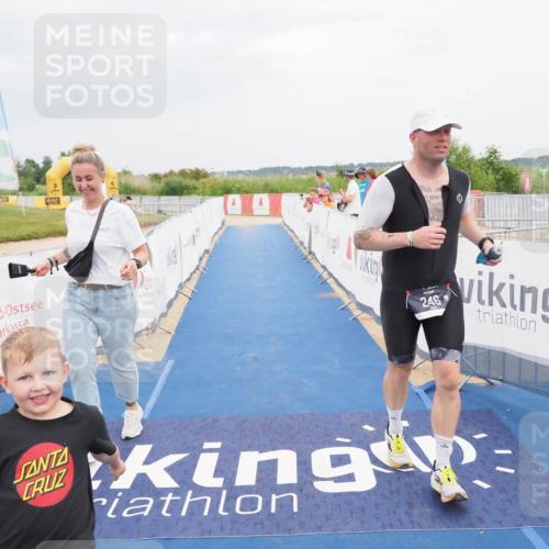 22.06.2025 - Viking Triathlon MichiJ http://msf.ph/oto/8124031 22.06.2025 17:09:49 Ziel 246 meine-sportfotos.de