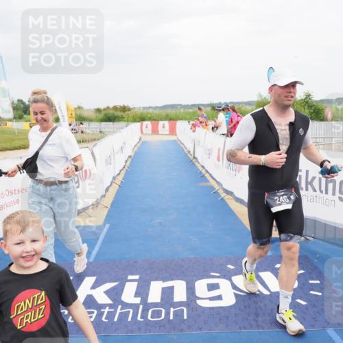 22.06.2025 - Viking Triathlon MichiJ http://msf.ph/oto/8124039 22.06.2025 17:09:49 Ziel 246 meine-sportfotos.de