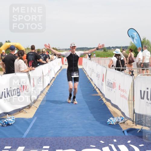 22.06.2025 - Viking Triathlon MichiJ http://msf.ph/oto/8124053 22.06.2025 15:14:54 Ziel 264, 377 meine-sportfotos.de