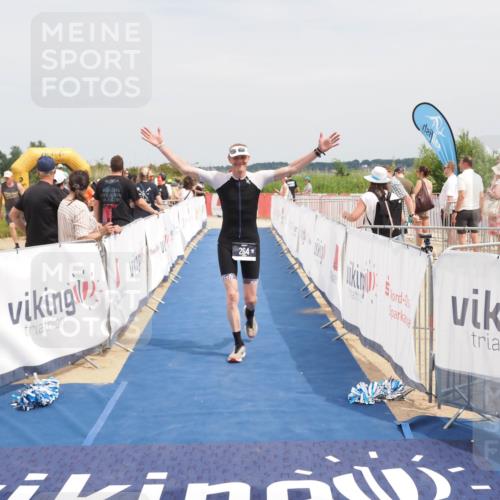 22.06.2025 - Viking Triathlon MichiJ http://msf.ph/oto/8124066 22.06.2025 15:14:54 Ziel 264, 377 meine-sportfotos.de