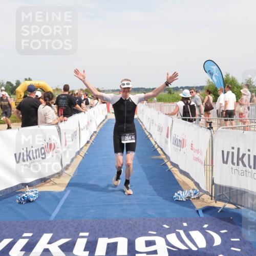 22.06.2025 - Viking Triathlon MichiJ http://msf.ph/oto/8124099 22.06.2025 15:14:55 Ziel 264, 377 meine-sportfotos.de