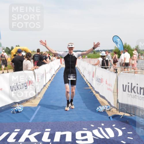 22.06.2025 - Viking Triathlon MichiJ http://msf.ph/oto/8124107 22.06.2025 15:14:55 Ziel 264, 377 meine-sportfotos.de