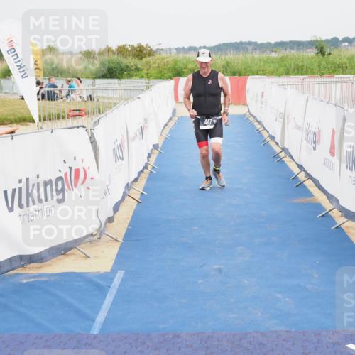 22.06.2025 - Viking Triathlon MichiJ http://msf.ph/oto/8124120 22.06.2025 17:18:02 Ziel 447 meine-sportfotos.de