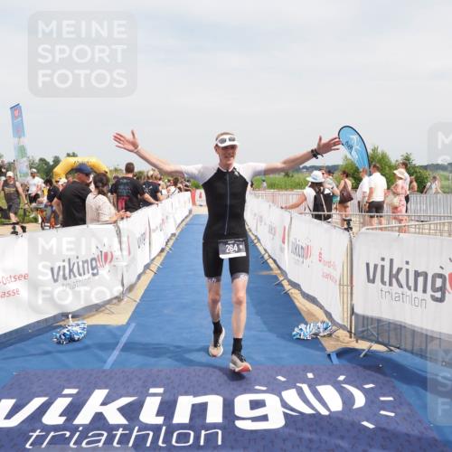 22.06.2025 - Viking Triathlon MichiJ http://msf.ph/oto/8124141 22.06.2025 15:14:55 Ziel 264, 377 meine-sportfotos.de