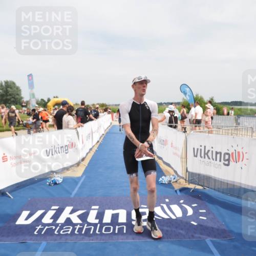 22.06.2025 - Viking Triathlon MichiJ http://msf.ph/oto/8124199 22.06.2025 15:14:56 Ziel 264, 377 meine-sportfotos.de