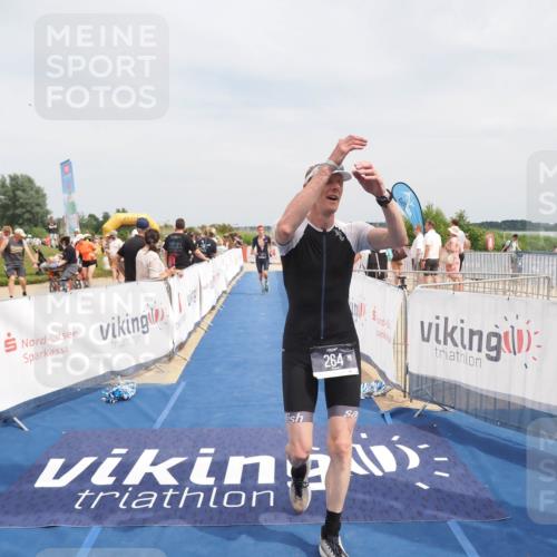 22.06.2025 - Viking Triathlon MichiJ http://msf.ph/oto/8124223 22.06.2025 15:14:56 Ziel 264, 377 meine-sportfotos.de