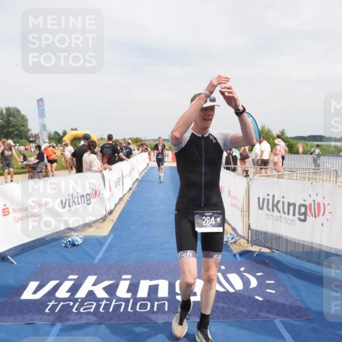 22.06.2025 - Viking Triathlon MichiJ http://msf.ph/oto/8124231 22.06.2025 15:14:57 Ziel 264, 377 meine-sportfotos.de