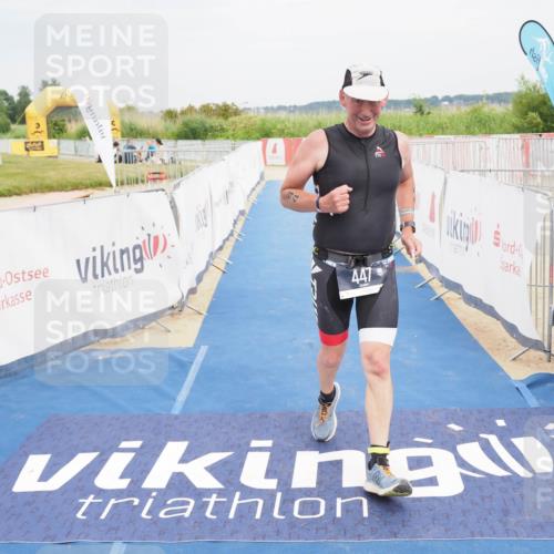 22.06.2025 - Viking Triathlon MichiJ http://msf.ph/oto/8124269 22.06.2025 17:18:04 Ziel 447 meine-sportfotos.de