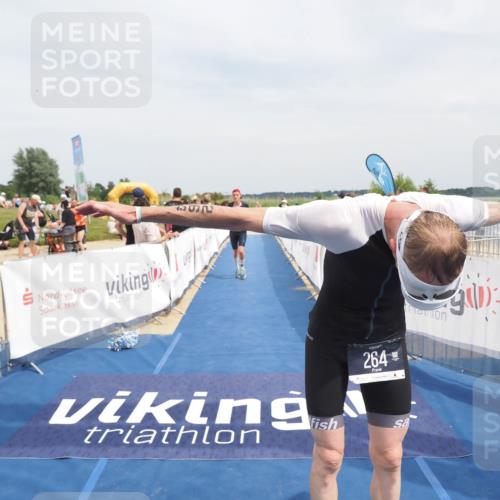 22.06.2025 - Viking Triathlon MichiJ http://msf.ph/oto/8124270 22.06.2025 15:14:58 Ziel 264, 377 meine-sportfotos.de
